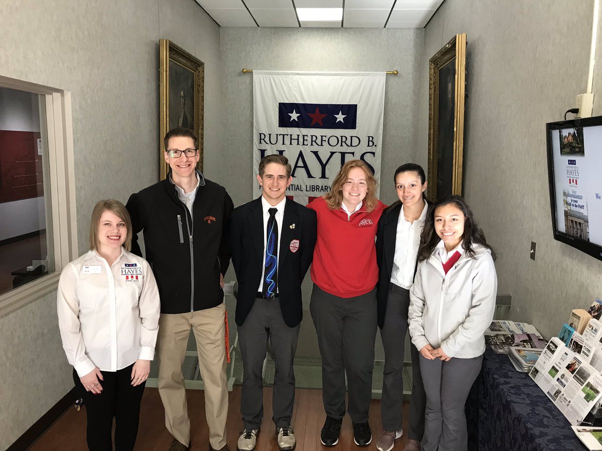 DHelmEDU's tweet image. Thank you @rbhayespres for taking my students through your WWI and Temperance exhibit.!  It was AWESOME to see Amber, one of my former students working there! #aplusstudents #hiamber