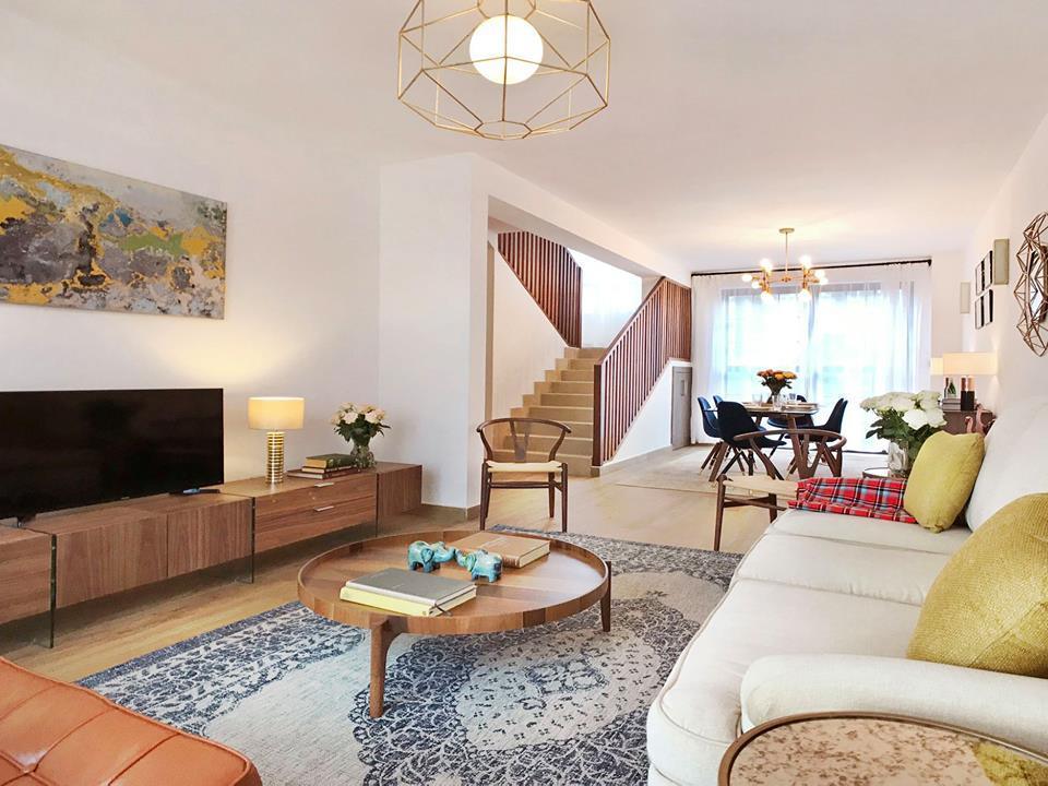 PropertyboxKE's tweet photo. Cool Persian Rugs softening the living room at Fairfield Gardens, Syokimau - Machakos, #Kenya #interiordesign #apartment #rugs https://t.co/fyFH26UolO