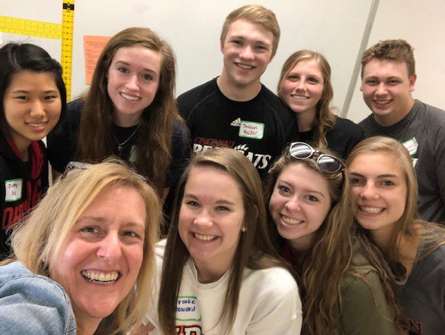 MrsWagnerM3's tweet photo. I love when the seniors visit CIS! Great memories! Thanks for stopping by, it was great seeing you! @CISKnights @Kings_Schools #Kingsstrong #relatecreateinnovate #MyOhioClassroom #KLSDStaff https://t.co/pQ4CWi0NG0