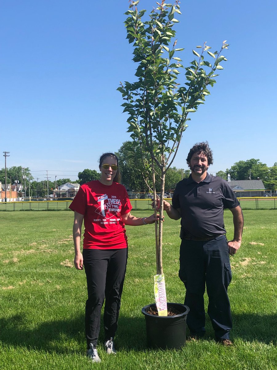 LeesTracie's tweet photo. Planting a tree in memory of our Brandon Theiss. ❤️ https://t.co/UNKLh15Y9i