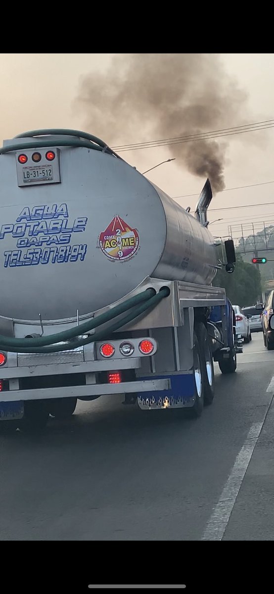 Mroalva's tweet photo. Increíble que no exista quien les diga algo. Ni con contingencia carajo

@GobNau @SoyNaucalpan @supercivicosmx https://t.co/hwCwHcIl9T