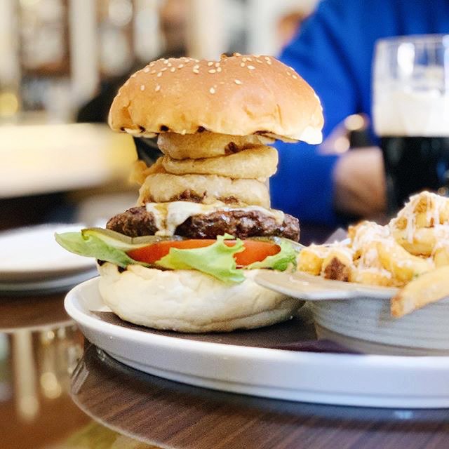 HockleyVResort's tweet photo. Yeah, we know it's not even 11 yet, but we're already dreaming about lunch! Thanks for sharing this shot with us from your recent visit @dreamin_b... #cabinfoodies #babbobar #hockleyvalleyresort @akshayshastry198481 https://t.co/qFz9hqTAXu