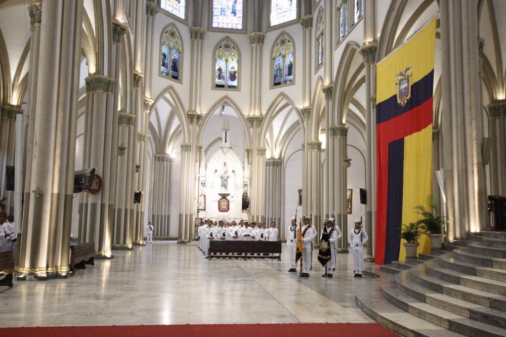 armada_ecuador's tweet photo. #Guayaquil| El Comando de #GuardacostasEc realizó Misa de Acción de Gracias en la Catedral Metropolitana de la ciudad. El evento es parte de la celebración por el XXXIX Aniversario de su creación. La ceremonia fue presidida por el Sr. CALM Jorge Cabrera Espinosa @DirneaEcuador https://t.co/zrSDzDJVAM