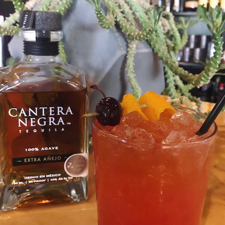 Summertime!☀️
-
Relax and join us for Parent’s Recess. Try our tequila of the month- Cantera Negra Extra Anejo.🌵
-
#tequila #maples #maplesbarbecue #parentsrecess #canteranegra #summer #plazadistrict #plazadistrictokc #okc #okceats #oklahoma #oklahomacity