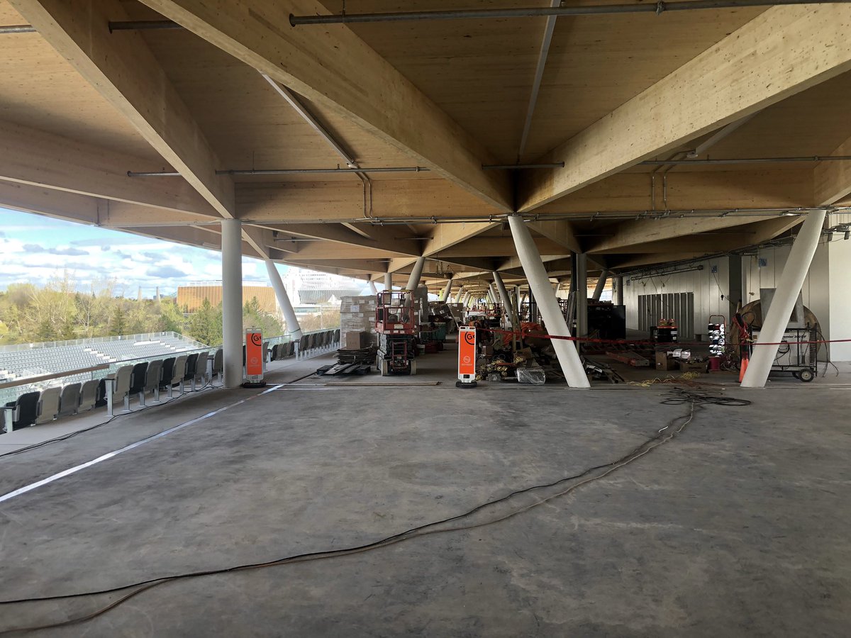jsebcloutier's tweet photo. Inauguration des nouveaux paddocks du circuit Gilles-Villeneuve à quelques semaines de la course F1.  Projet de 59 M$ réalisé en 10 mois. Prix d’architecture. #rcmtl https://t.co/DUryfyrdzI