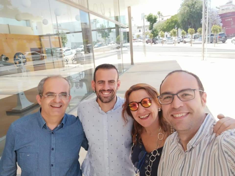 En #Arahal en una entrevista en radio y después visitando las instalaciones municipales junto al alcalde y candidato de #Adelante - #IzquierdaUnida <a href="/mamges1917/">Miguel Ángel Márquez</a>. Arahal ejemplo de gestión de servicios desde lo público. Todo nuestro apoyo para volver a ganar las elecciones #26M ✊