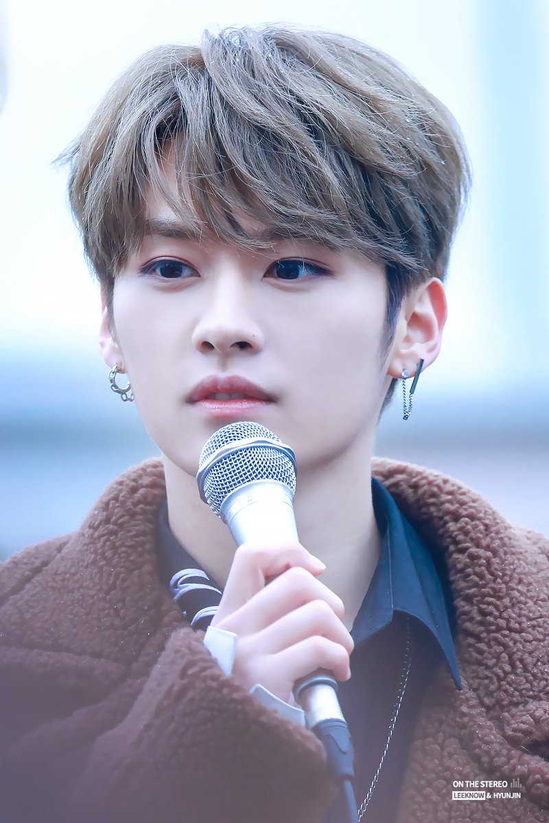 stereo9800's tweet photo. 190330 #스트레이키즈 #리노 #현진 https://t.co/L4q3fPg8iw