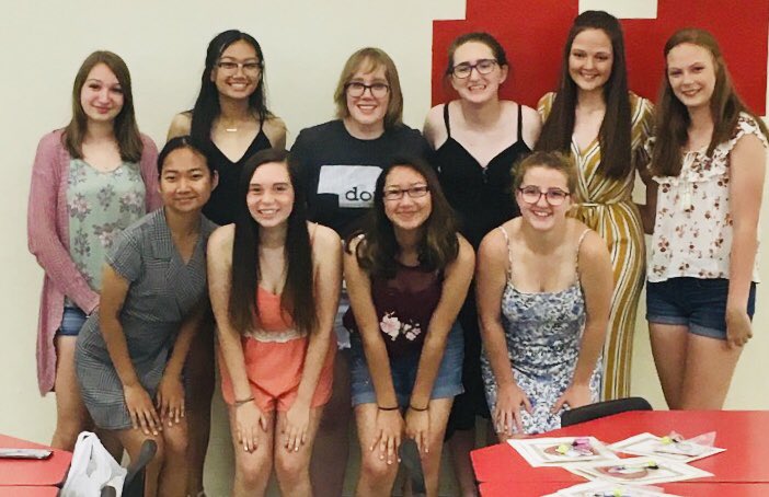 Varsity, JV and Reserve celebrated a great season at the awards banquet last night. It was a great year, Links! Good luck to Avery, Baylor, Emily, Emma, Katie and Madalyn as they compete at State on Thursday and Friday! Go Links!! 🔴🎾⚫️❤️