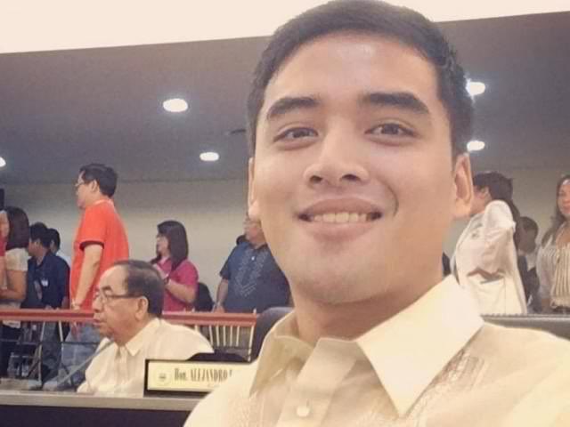 yansibree's tweet photo. @mrkingbear @jillliiieee @VicoSotto Just in. Kaka-Viber lang sakin ni Mayor. Sweet niya talaga. ❤️ #Viconatics https://t.co/V9aKZ2Urmj