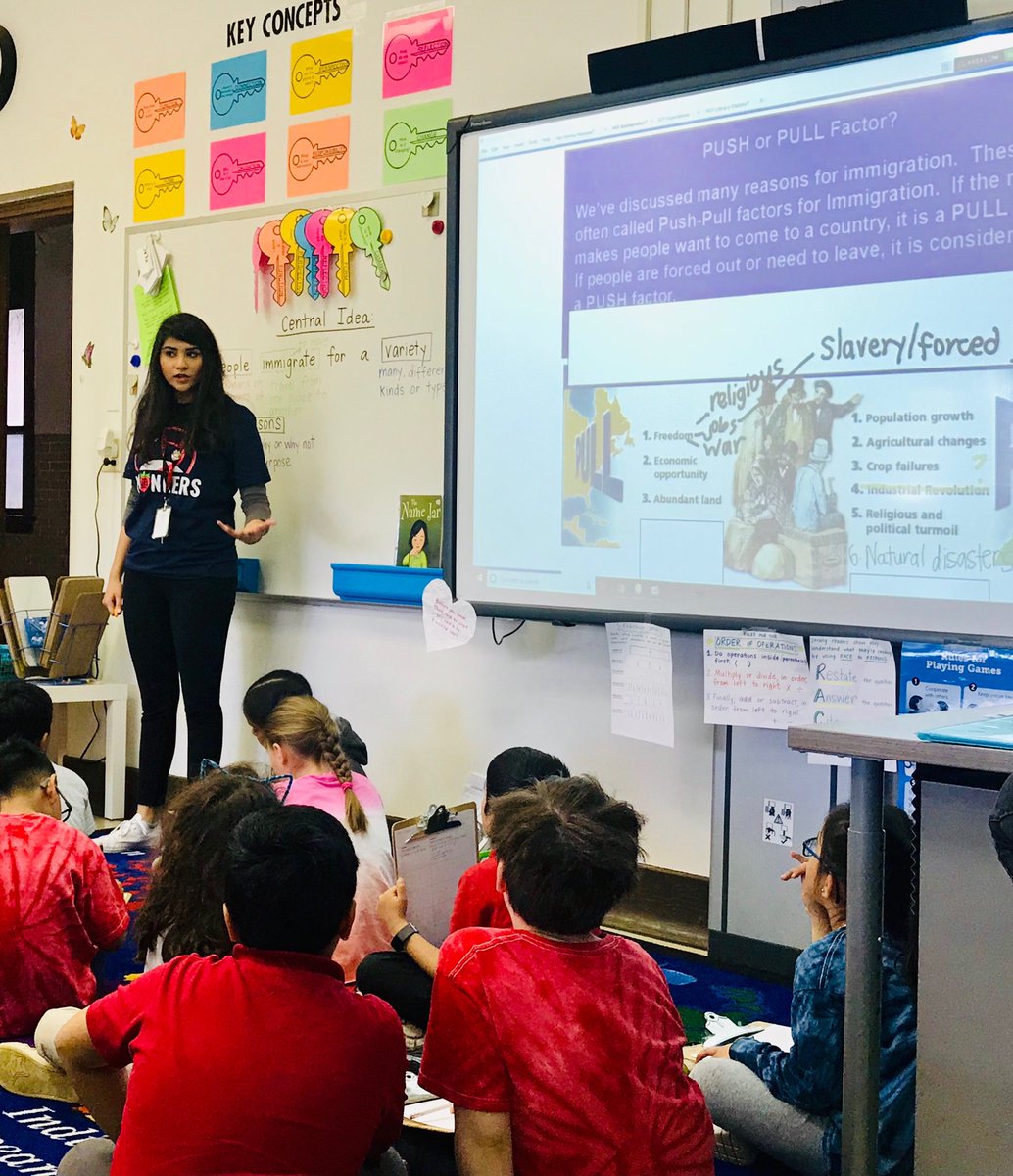 sandrajill7's tweet image. Miss Toor guides her students through a discussion to identify push and pull factors surrounding immigration. #spsmind ⁦@StrawberryIB⁩ ⁦@ToorificTeacher⁩