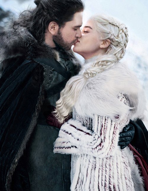 klaroshadow's tweet photo. Ice and Fire
North and South
Black and White
Wolf and Dragon
King and Queen
#JonSnow and #Daenerys

#GameofThrones #GOT #ForTheThrone https://t.co/f8QhvvaLZB