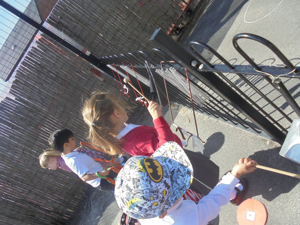 RiversideHfd's tweet photo. Reception have been busy playing the instruments in the beautiful sunshine outside!
They used pots and pans, chime bars and drums! https://t.co/dg1cBAtMmj