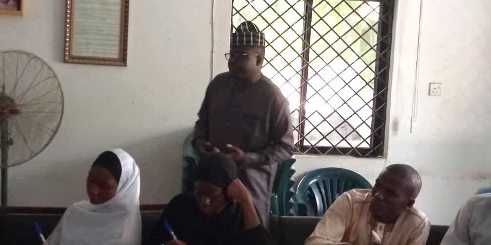 SFHNigeria's tweet image. Dr Ibrahim Aliyu, Kano State TBLCP Officer facilitating TB training session for Network Officers employed by @SFHNigeria under the @ShopsPlus TB project in Kano. The project facilitates quality TB service provision in the private sector.
