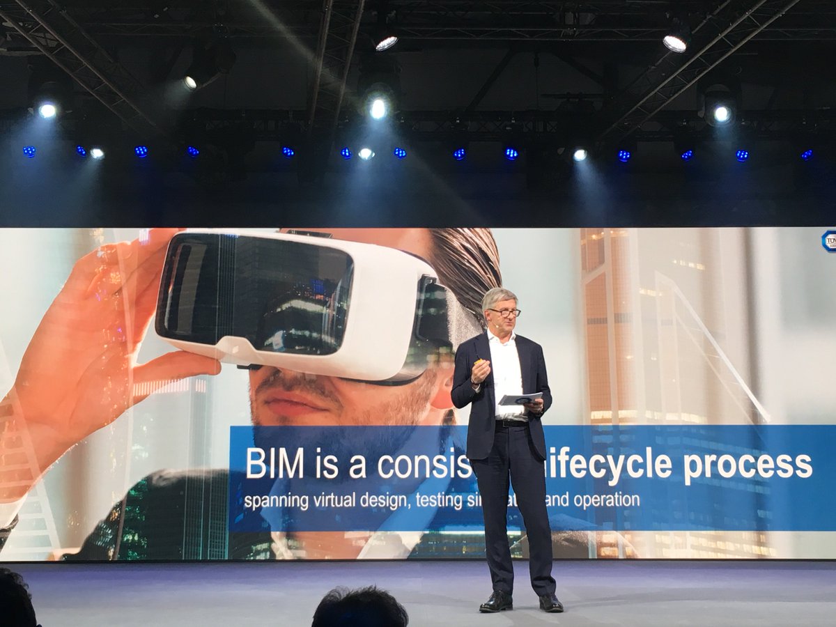 #BIM is a consistent life cycle process including virtual design, testing simulation and operation. #TÜV SÜD CEO @AxelStepken talking about transforming the #building & construction industry at #BCW19 #Züblin #Bosch bosch-connected-world.com