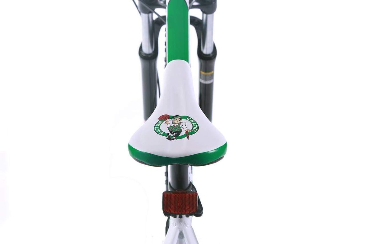 LuckyExplorers's tweet photo. Take a look at the officially licensed Celtics mountain bike: https://t.co/ntK4PD2lhD
#NBAfan #Celtics #Celticsfan #Boston #BostonCeltics #bike #biking #fanatic #cycling #NBA @celtics @NBA #MTB https://t.co/gakszBVu87
