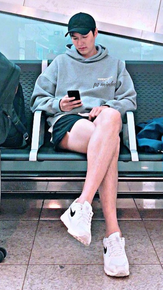 ps_minho's tweet photo. อายุสามสิบกว่าแล้ว ใส่สั้นแค่ไหนก็ไม่ได้นะมินโฮ 🥰😆😁 Reposted from @actorleeminho - - #regrann
.
#이민호 #LeeMinHo #WelcomeBackLeeMinHo​ #AlwayswithLeeMinho https://t.co/nvLHiUwwZj