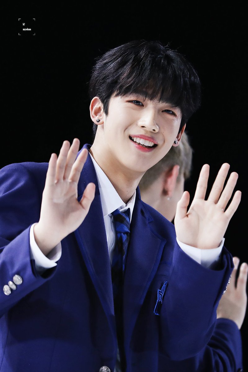 K1Myohan's tweet photo. #김요한 #요한 #YOHAN #KIMYOHAN
#PRODUCEX101 #프로듀스X101 
190320 런웨이 사랑둥 https://t.co/vXmp4X54IF