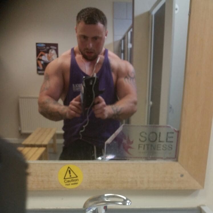 gymtribesports's tweet photo. About 4 years ago before the wife's good cooking ruined me lol #throwback #skinnytofatty #morefood #cakeforever #gymshark #gymgear #sportswear #gymvest #gymrat #keeplifting #staystrong #fitfam #leicester #uk # https://t.co/A8OvDdtBZM