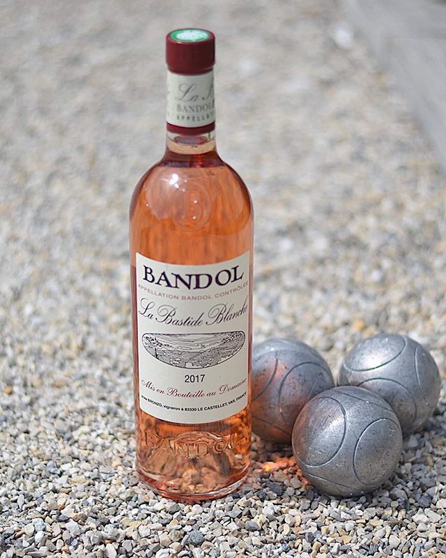 Quand le soleil est de retour , chez Vinatis on sort les boules et le rosé 👌🏽et vous ? bit.ly/2JpnRIC