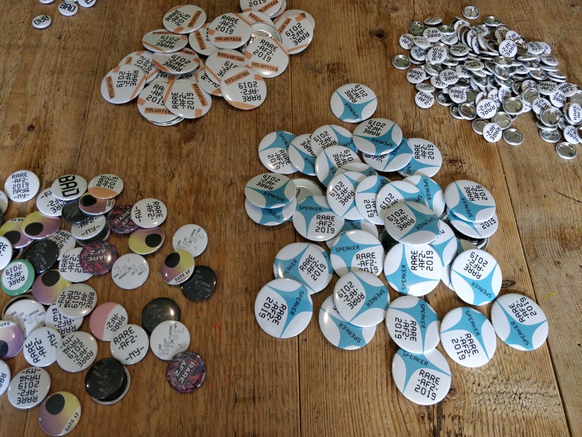 RareArtFest's tweet image. 🤩 Have a look at these #RareAF buttons, designed &amp;amp; produced by @judithESSS of @BchainArtDir

✨ The rarest Saturday is almost here!! What will you create? How might all of us collaborate? rare.af #together