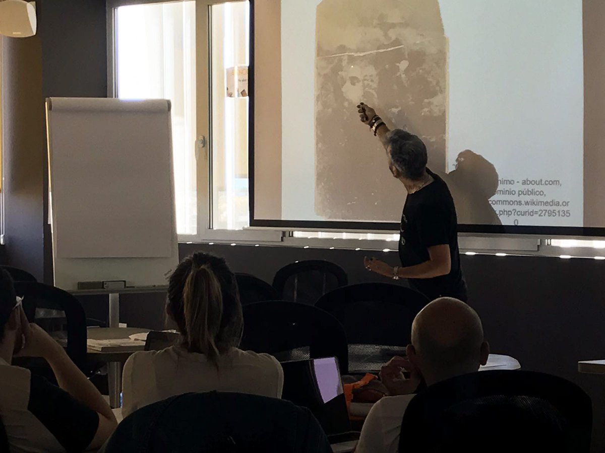 linkbyuma's tweet photo. Esta tarde tenemos curso de K-Skills: “#Hdigital”,impartido por María Sánchez y Javi Cantón.En el que explicarán diversas herramientas que te permitirán crear o impulsar tu propia marca personal en la red y tener un mayor conocimiento del mundo digital.¡A crear marca #Linkers!🗣 https://t.co/3hQrKNB62p