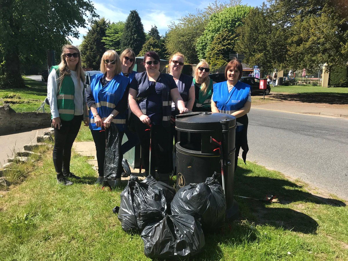 morrisonbuilds's tweet photo. Volunteers from our #Inverness team have been busy litter-pickers along the banks of the #riverness, supporting #springclean2019 @KSBScotland.
#loveconstruction #communitybenefits https://t.co/88Av0y5YMv