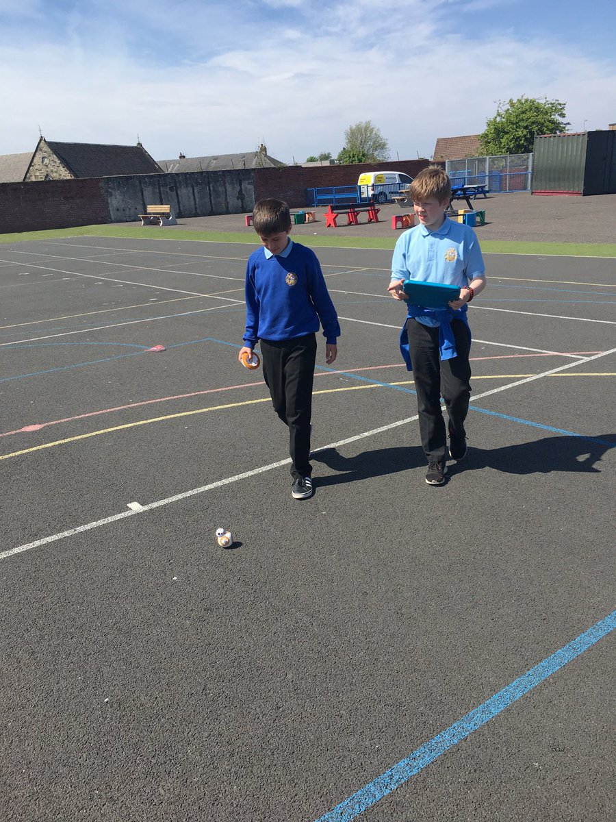 StJohnsPSAyr's tweet image. More pictures of the technologies pupil group using spheros!! @SpheroEdu #codingandprogramming #digitallearning