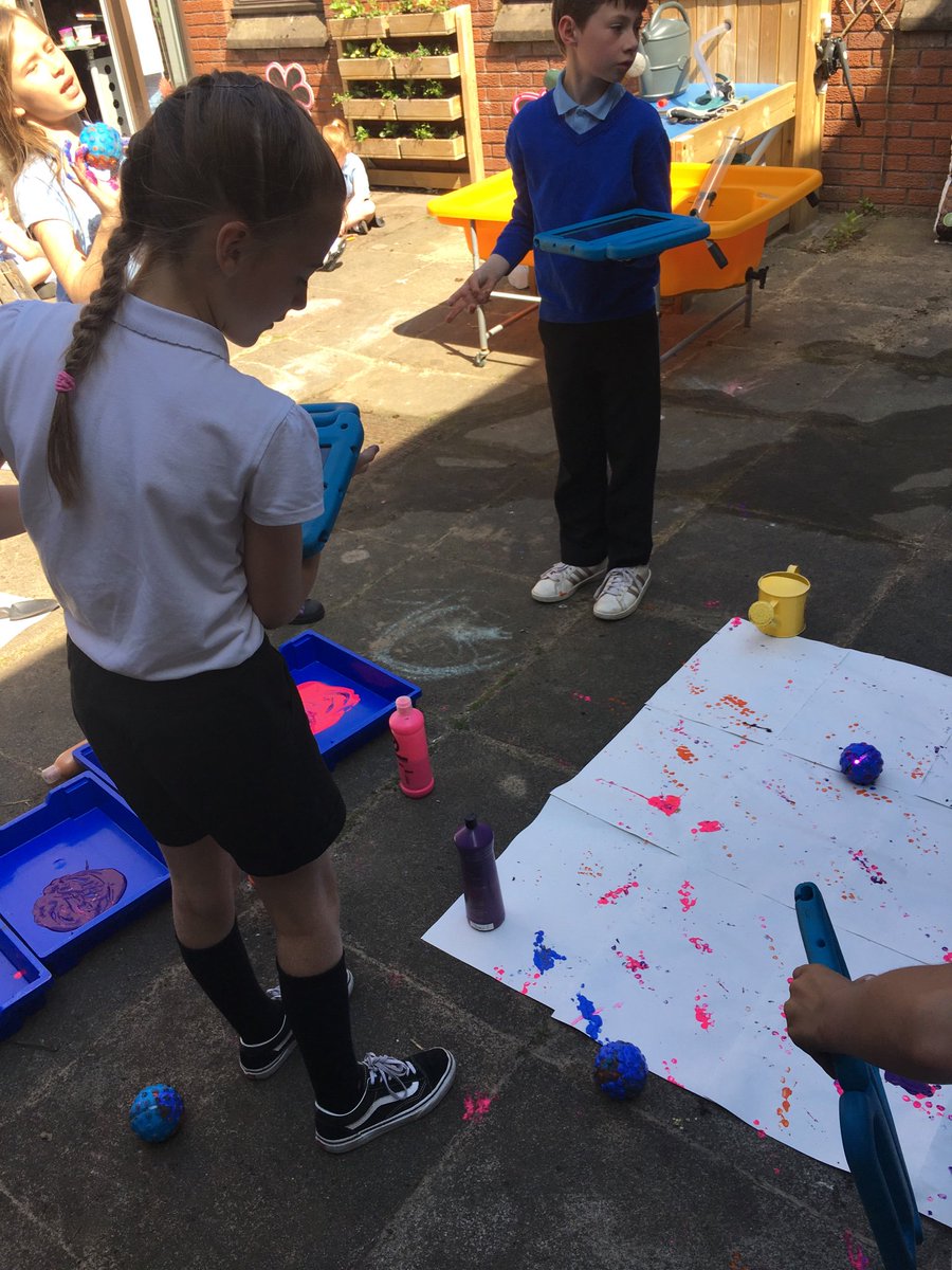 StJohnsPSAyr's tweet image. More pictures of the technologies pupil group using spheros!! @SpheroEdu #codingandprogramming #digitallearning