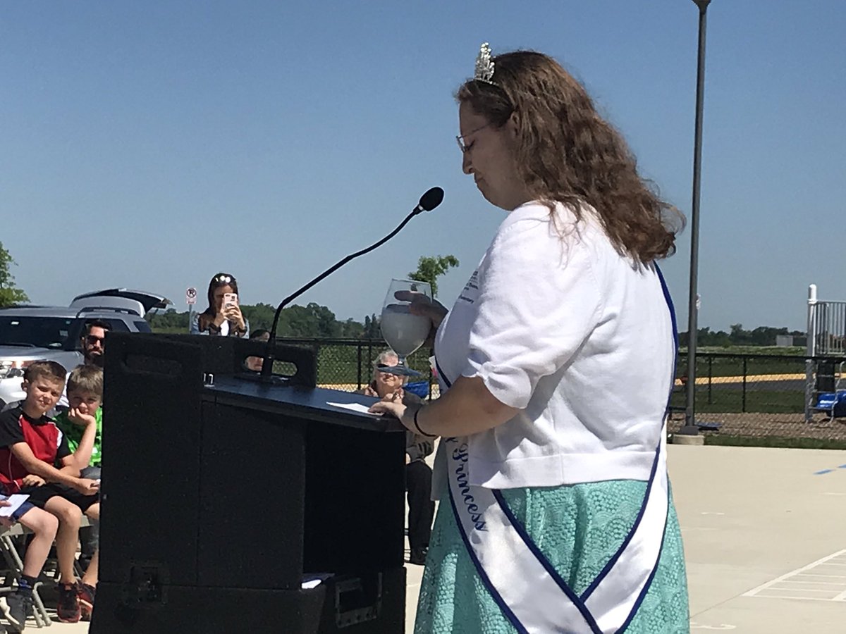 TessBlumenthal's tweet photo. One million and counting! Recognizing the success of the Maryland Agriculture Education Foundation and the mobile ag labs. Maryland Department of Agriculture Secretary, a milk toast by the Dairy Princess, and our students! Beautiful day to celebrate agriculture! https://t.co/UGnI5l7hcf