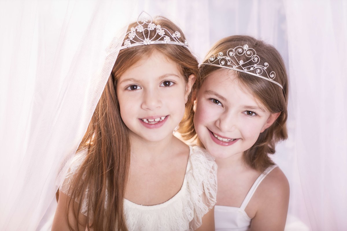 LittleGuideDet's tweet photo. GIVEAWAY: Enter to win 4 FREE tickets for you and your little Princesses to see Anastasia The Musical at @FisherBldgDET + 4 Tiaras from @peacockroom for all to wear to the show (and keep)! #Detroit @BroadwayDetroit 👑 https://t.co/PgjoYbSS9r https://t.co/xJi7mvKYQ5