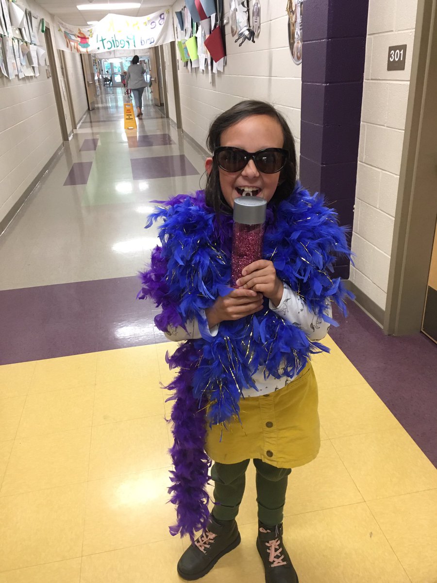 BWelch_BamaFan's tweet photo. WMES 3rd grade rock ⭐️ prepped and ready to rock her SOL today 🌟@JGoodwin09 @kskinner3 #wmeStars https://t.co/3F2J5jFPqD