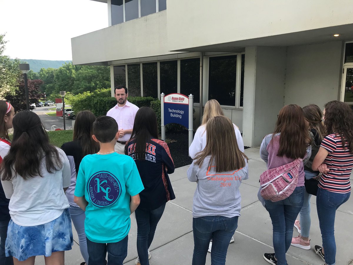 CteRoane's tweet photo. Cherokee Middle School 8th grade students had the opportunity to visit Roane State Community College and TCAT@Harriman today! Special thanks to these fine local colleges for hosting us! @RoaneSchoolsTN @cherokee_middle @roanestate @tcat_harriman https://t.co/Pd0aqtziZv