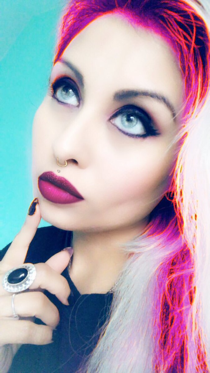 YenYorkCity's tweet photo. Can’t help look at this #Snapchat filter thinking 🤔 Hellz Yea!! 🤘🏼😈🔥😻💕 I should totally get #pierced again‼️ #NewYorker ✨🍎🙌🏻♥️✨#Rebel #Rockerbabe #NewYorkersBeLike #RockerForLife 🤘🏼😜 https://t.co/ePQXNa0mIM