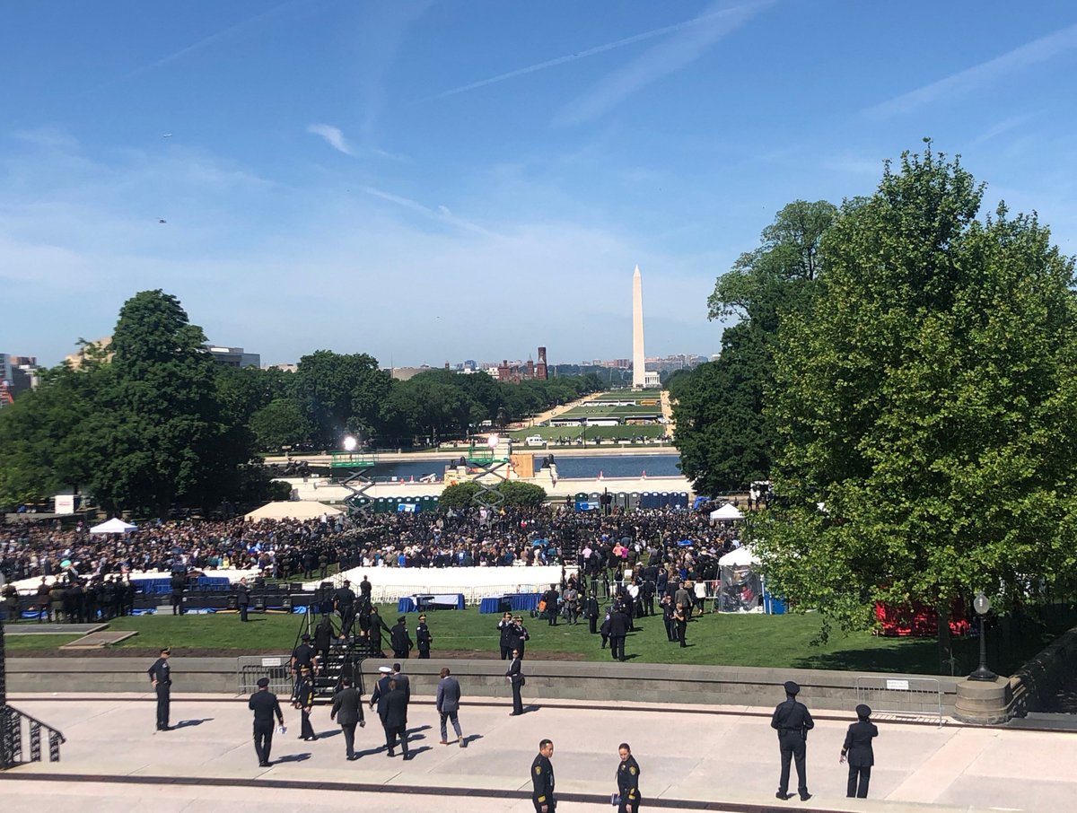 COPSOffice's tweet photo. #PoliceWeek19 | It's a beautiful day in the nation's capital to honor the brave men and women who sacrificed their life in the name of service as #LawEnforcement officers. #PoliceWeek #PoliceWeek2019 https://t.co/ZrrFXTPn5h