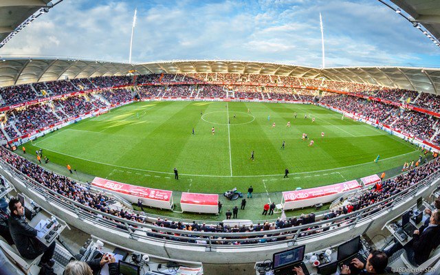 SALLESEMINAIRES's tweet photo. Vous êtes chaud pour #organiser votre #séminaire #événement dans les salons du @StadeDeReims ?
https://t.co/vsy7thyAKx https://t.co/U88dIxr5S1