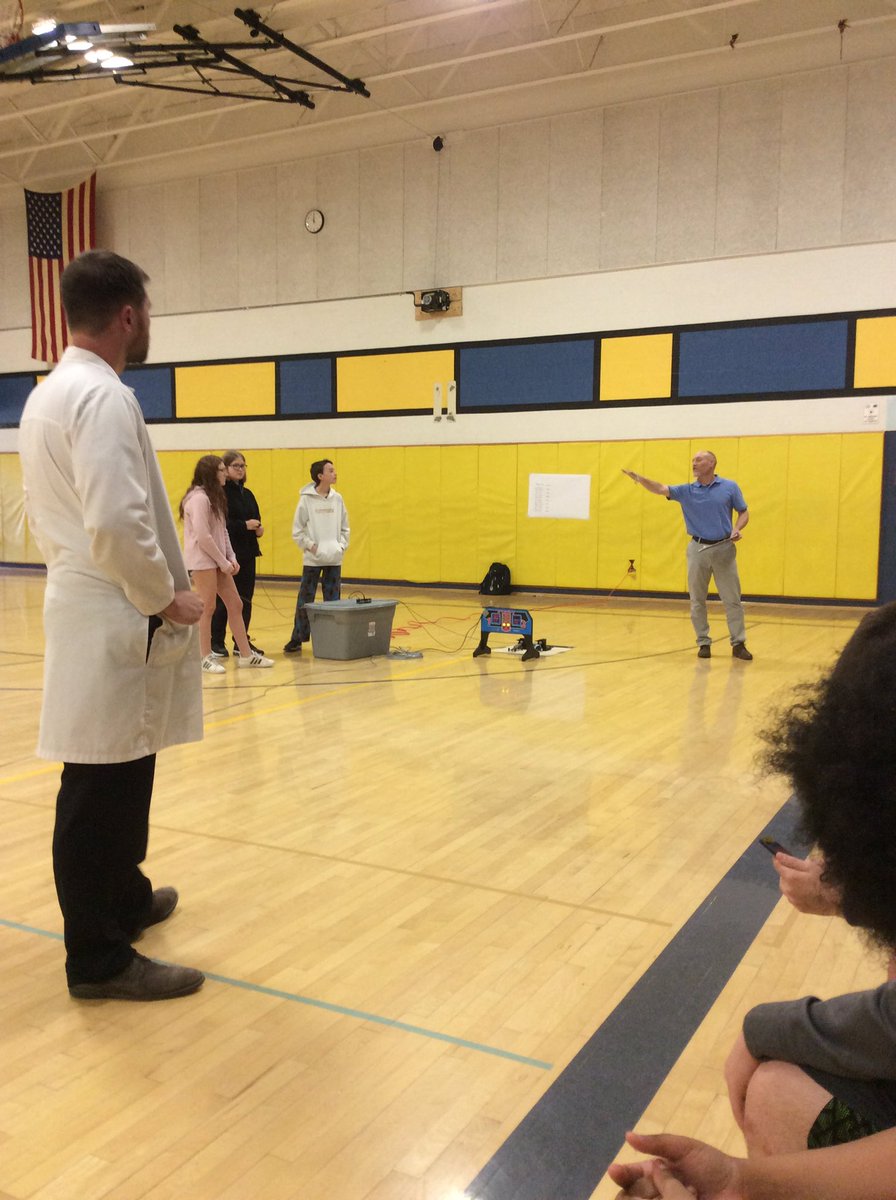 MAMSCaptain's tweet photo. Racing at MAMS! Design &amp; Build Pilot.  Who will be the champion? #mamslearning #BoltPride https://t.co/nFANeCSjCx