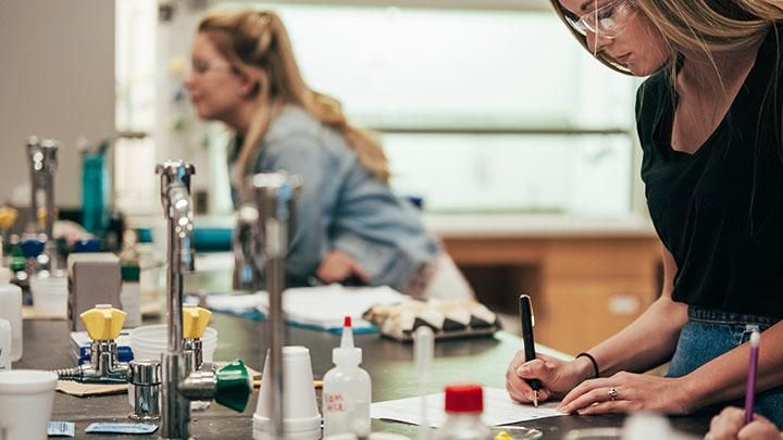Calvin is one of only 13 higher education institutions nationwide to be awarded a 2019 Beckman Scholars Program, a prestigious &amp; exclusive award for institutions that excel at providing undergraduate research opportunities.


Explore research at Calvin: buff.ly/2H6Eu9H