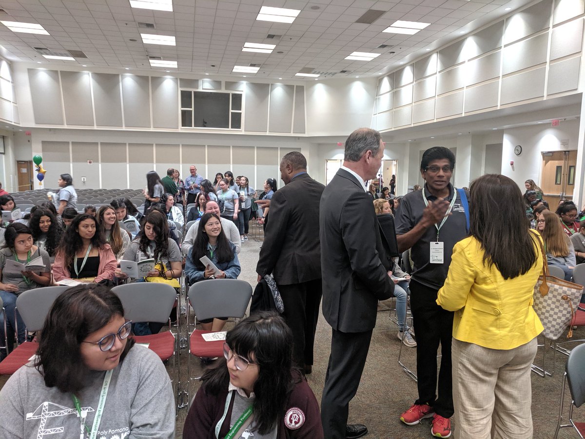KelseyConnects's tweet image. 600 girls arriving at the Cal Poly Pomona today for the 2019 Femineers Summit! #cppfemineers @birdbraintech
