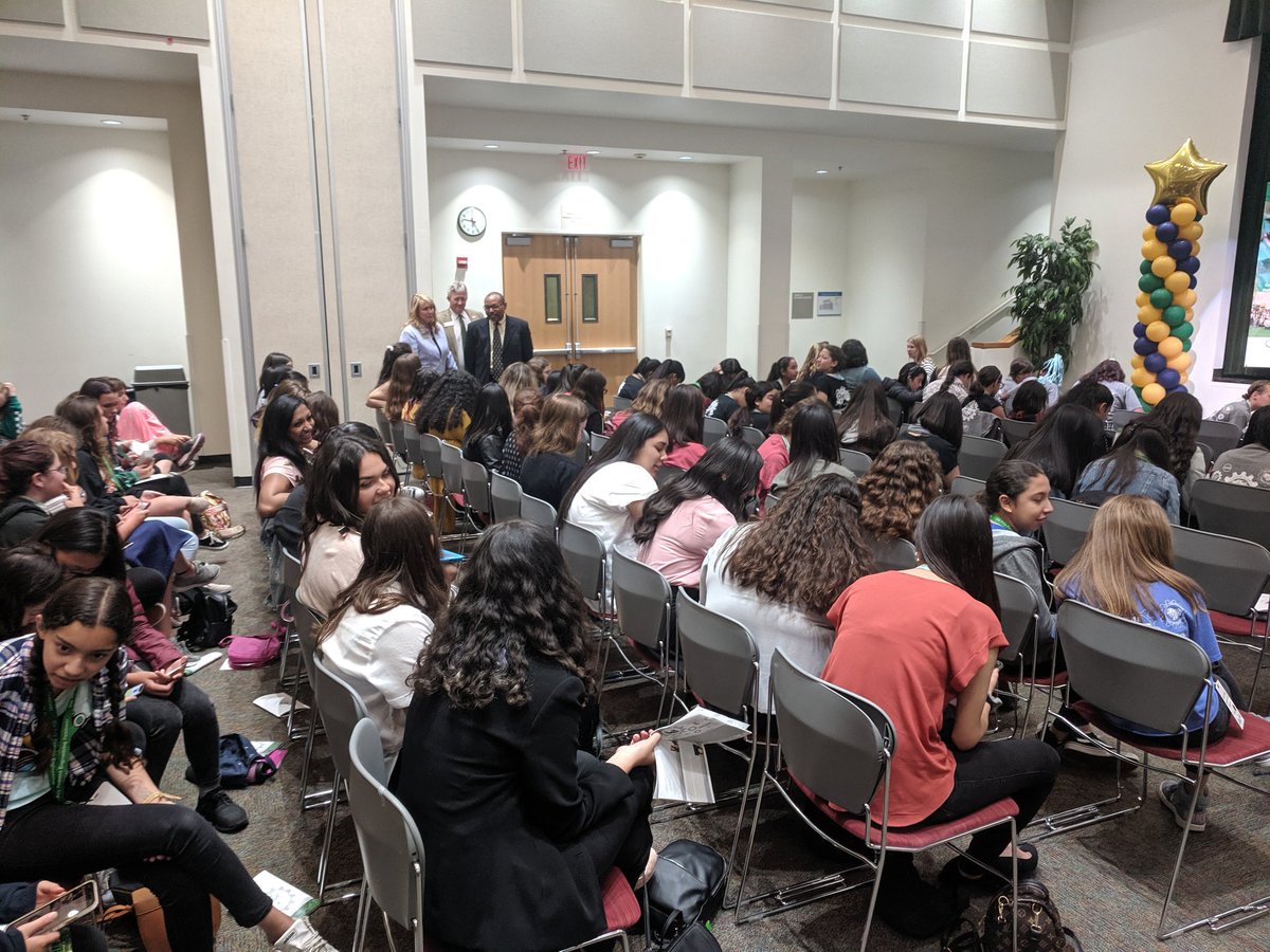 KelseyConnects's tweet image. 600 girls arriving at the Cal Poly Pomona today for the 2019 Femineers Summit! #cppfemineers @birdbraintech