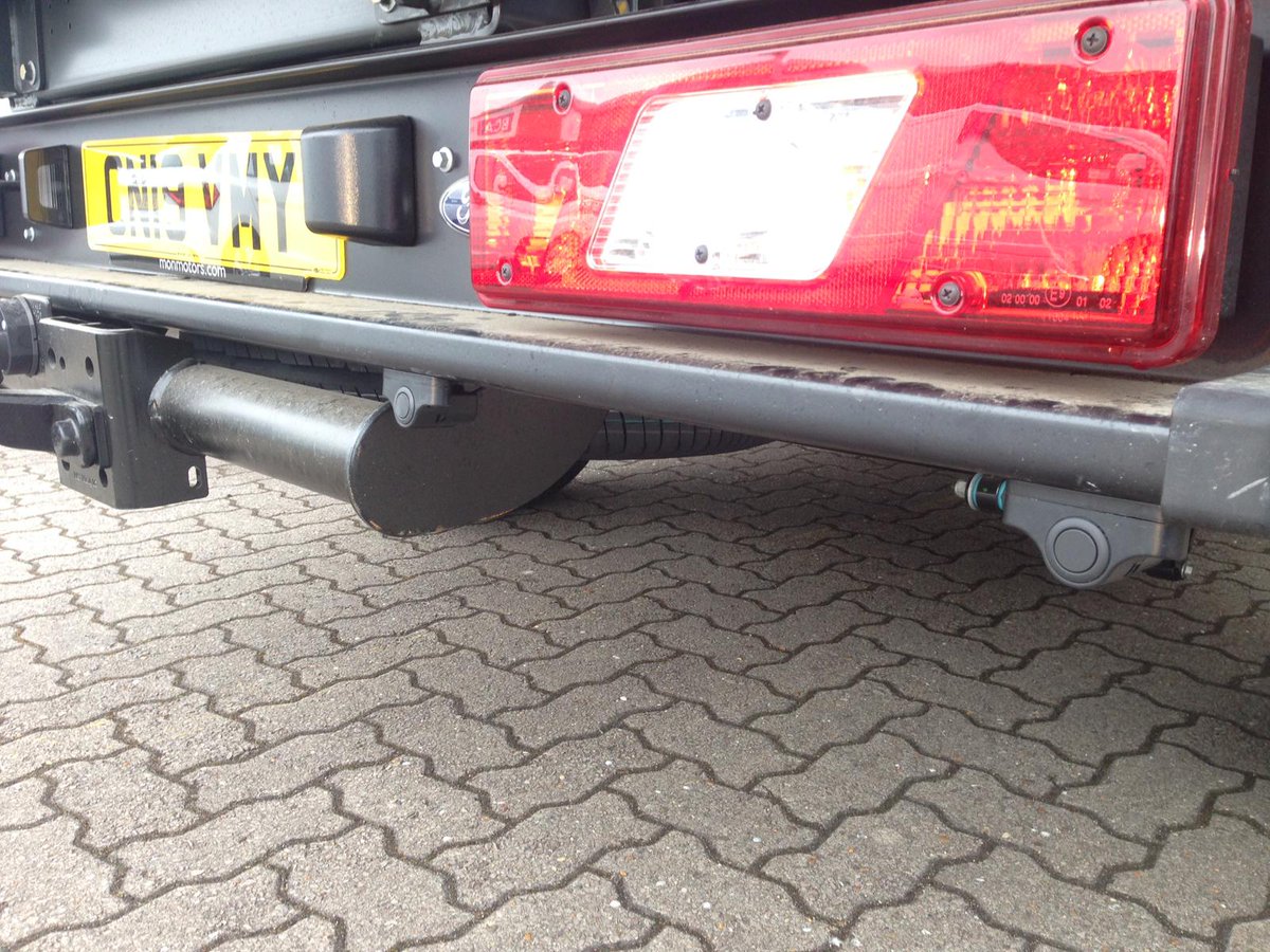 KitsnBits's tweet image. #underslung #parkingsensors with dash display fitted to this tipper #expert #mobileservice #SouthWales