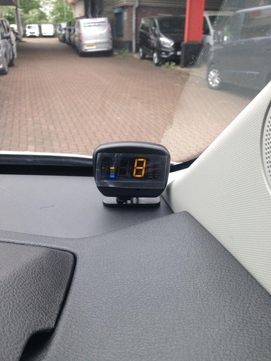 KitsnBits's tweet image. #underslung #parkingsensors with dash display fitted to this tipper #expert #mobileservice #SouthWales