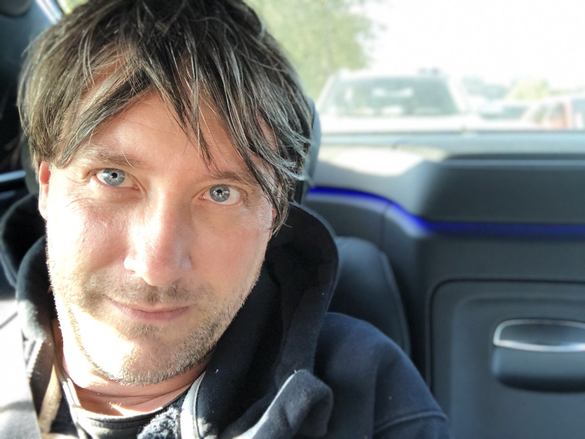 mirko_ross's tweet photo. Stucked 🚗 in #Paris #Traffic #jam @AkwyZ  @antgrasso 🙄 #NoMobility - next time I may take a motorcycle #taxi ride like @NeikeCedrik did once in #paris 🏍 or a #escoter 🛴 @guido_burger ? https://t.co/4FPNBdP1Et