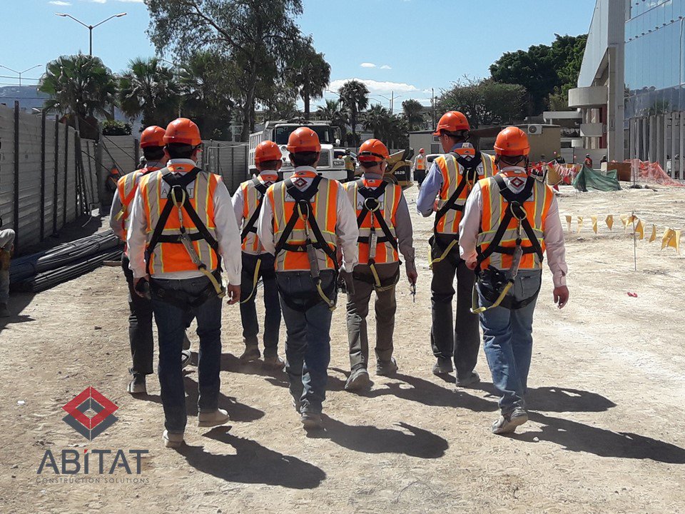 abitat86's tweet photo. Nuestra fuerza de trabajo se encuentra en nuestros colaboradores quienes día con día trabajan arduamente para generar los mejores resultados.
#Construcción #Obra #Abitat #IngenieriaCivil #GDL #Arquitectura #Construction #ConstuctionWorker #CivilEngineering #CapitalHumano https://t.co/2tsJcJB6Wn