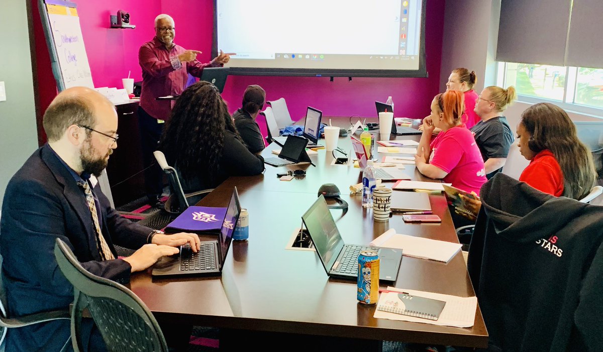 It’s #FamilyDay and I’m spending it with my #WorkFamily!
Thanks, <a href="/eljeffe316/">Jeff Elliott</a> and <a href="/BeMagentaICT/">TMO ICT</a> for teaching me about your markets and team culture. Loved the honest insight into what’s working...allows us to continue to change the industry!