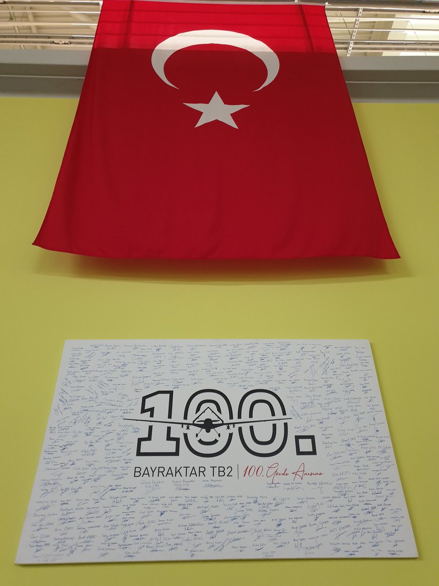 560 kişilik mühendis ve teknik ekibimizin fikir çilesi, el emeği göz nuru 100'üncü SİHA'sı üretim hattından çıktı. Anısına tablo imzaladık.

İhraç edilen ilk SİHA olan BAYRAKTAR TB2 semalarımızda ve havacılıkta ileri ülkerlerde görev yapıyor.

Semalarımızda Hür ve Özgür.✈🚀🇹🇷