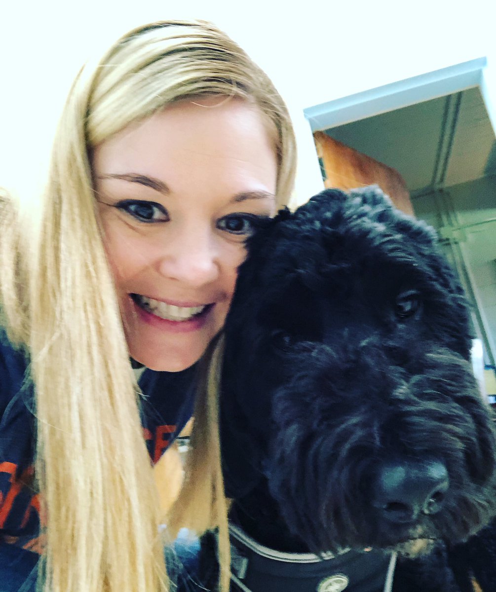 wall_class's tweet photo. When your 3 year old is begging for a dog and you try to give her all the reasons NOT to have a dog, but you work with Frankie 😜🐶 #itshardtosayno #ifonlyalldogswereFrankie #puppylove https://t.co/o2c8ZubcM2