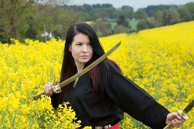 Focus...
.
Photo by Totally taken (purpleport)
.

#badwolves #photoshoot #altphotography #yellowfield #samuraiswords #martialarts #samurai #model #aisianstyle #gothic #alternate #alternative #altgirl #alt #gothicgirl #alternativegirl #metalgirl #metalhea… bit.ly/2Yzf7TP