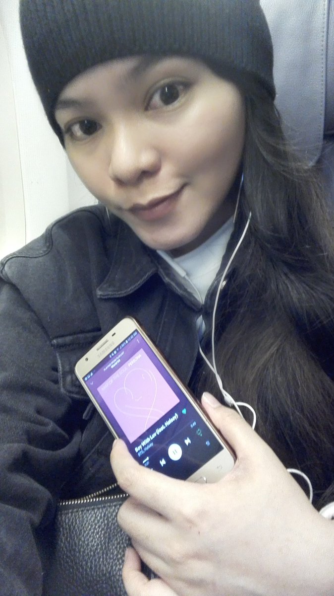 ImRedviolet's tweet photo. Midnight Streaming up in the air ✈️ Bound to Philippines.. i feel like im with you my boys! Thank you for the beautiful music.. my journey will never be bored.. Love yah 😘

#MTVLAKPOPBTS
#MTVLAFANDOMBTSARMY
#MTVLAINSTAGLJUNGKOOK
#PremiosMTVMIAW @BTS_twt https://t.co/8p0COBfyad