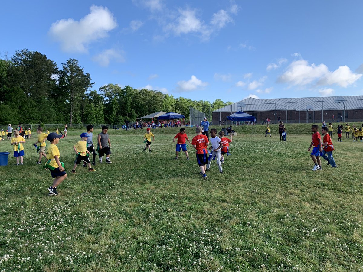 TweetnTeachr's tweet photo. 1st grade had a blast at Field day on Monday! 😎❤️@ClarkCreekSTEM #Rowtag https://t.co/mxnrSzifT0