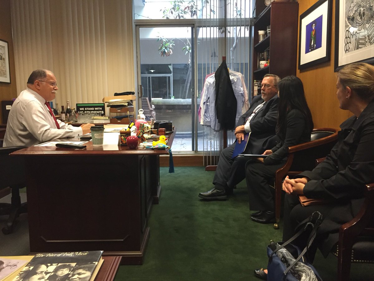 MedBoardOfCA's tweet photo. Meeting with @AsmJoseMedina and talking #ConsumerProtection #LegislativeDay2019 https://t.co/boKg75JunM